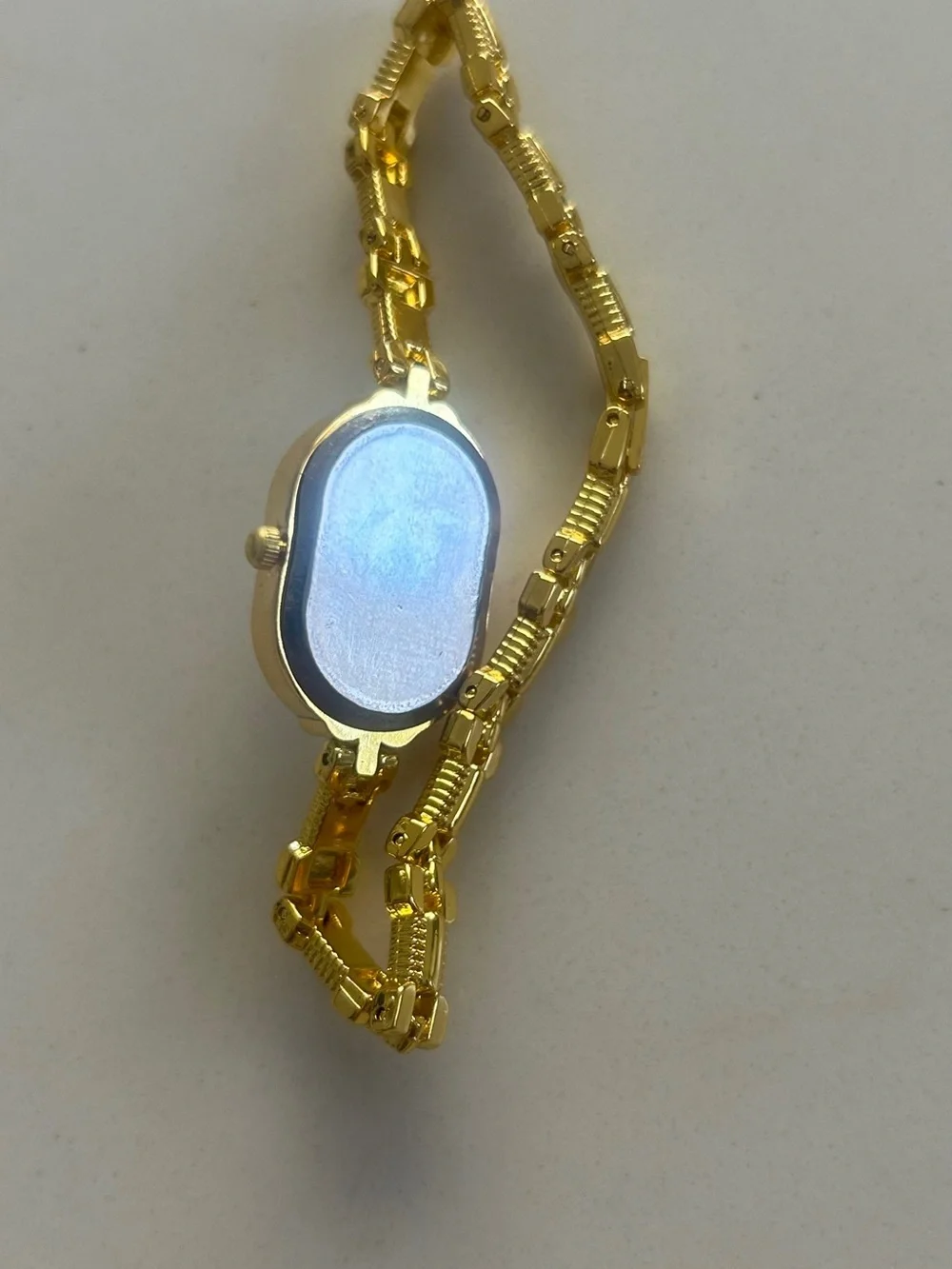 Chiste Quartz Gold-Tone Women's Oval vintage style look Bracelet Watch New